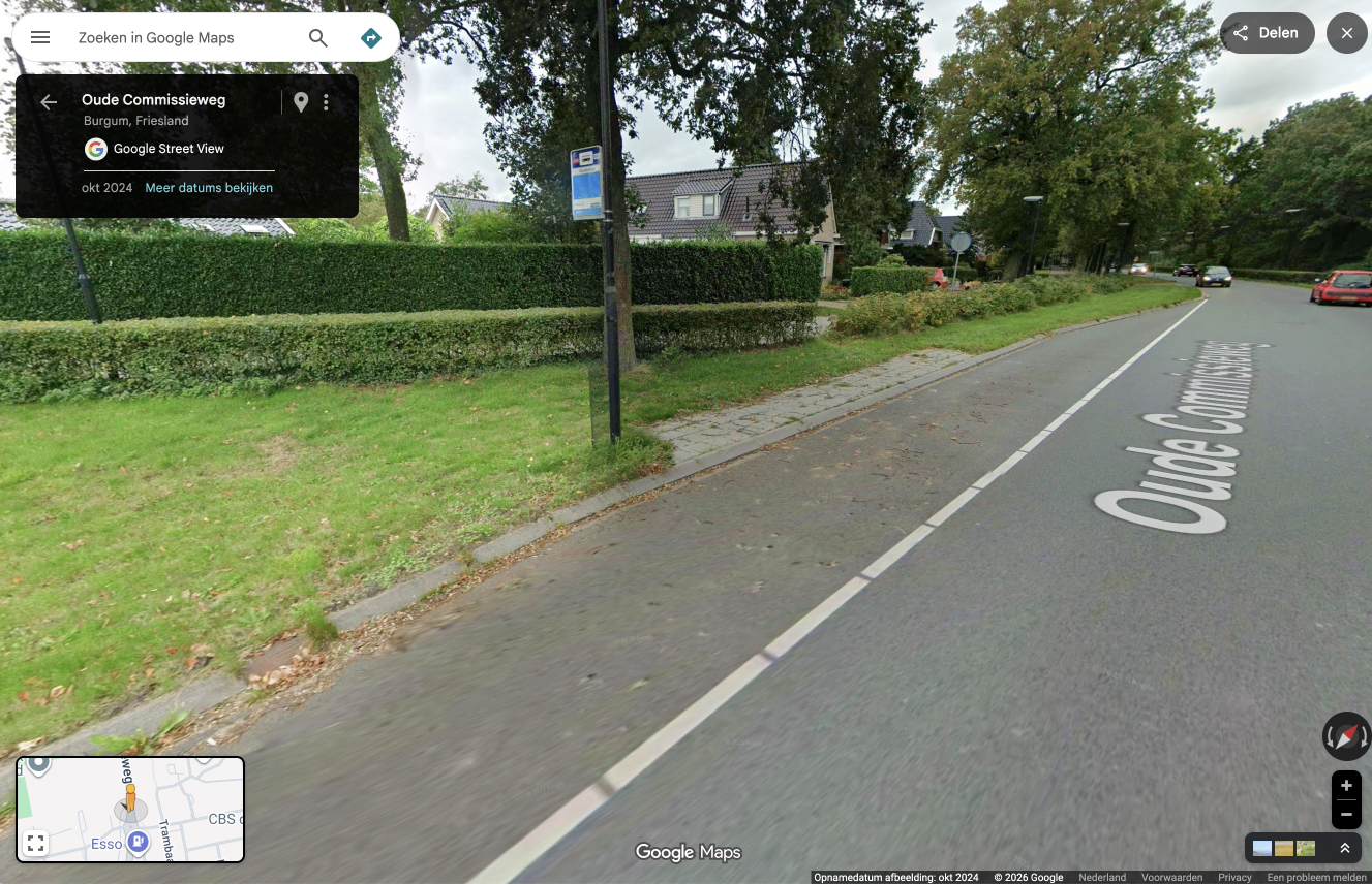 Een ontoegankelijke bushalte in Nederland: geen verhoogd perron, geen geleidelijnen